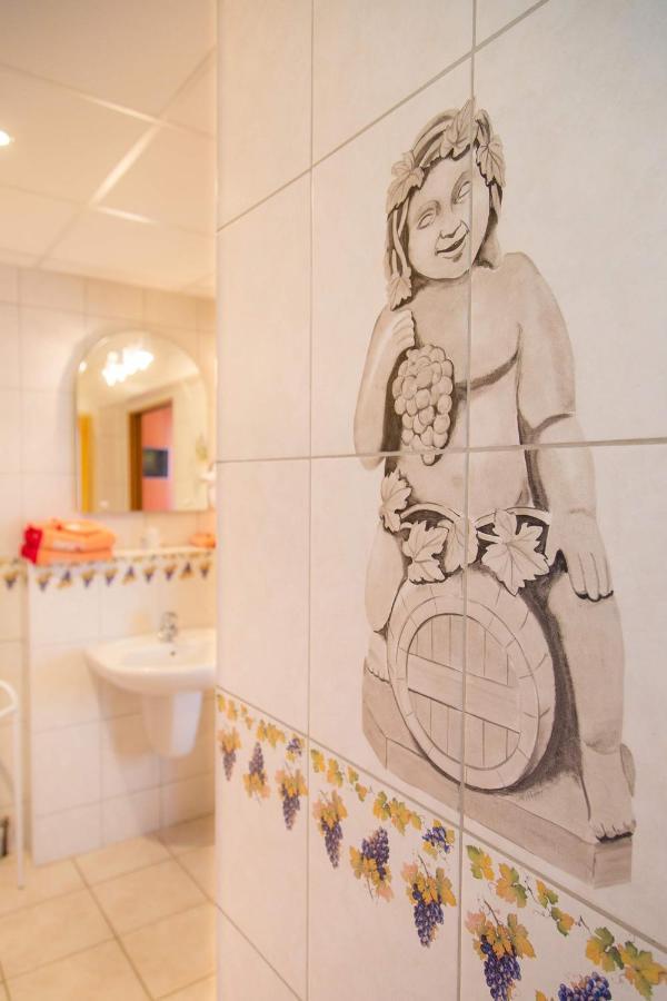 Domaine Bacchus Bed and Breakfast Reuil-sur-Marne Exteriör bild